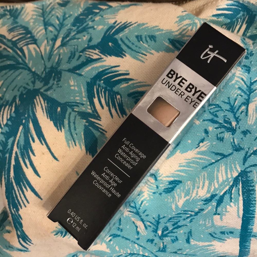 It bye bye under eye concealer